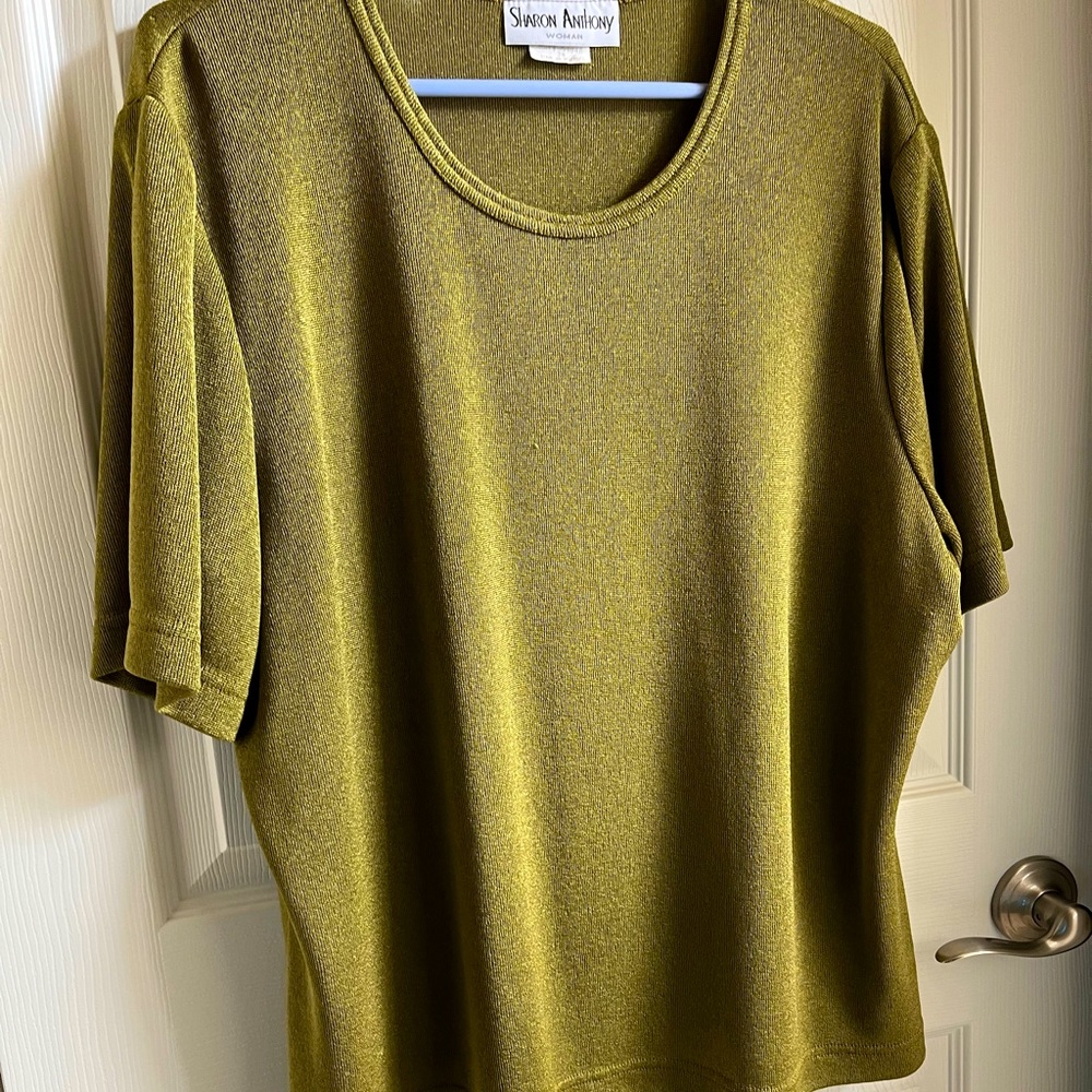 Woman’s pullover top.